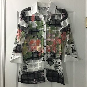 Mishca Floral and Lace Long Sleeve Blouse Size S